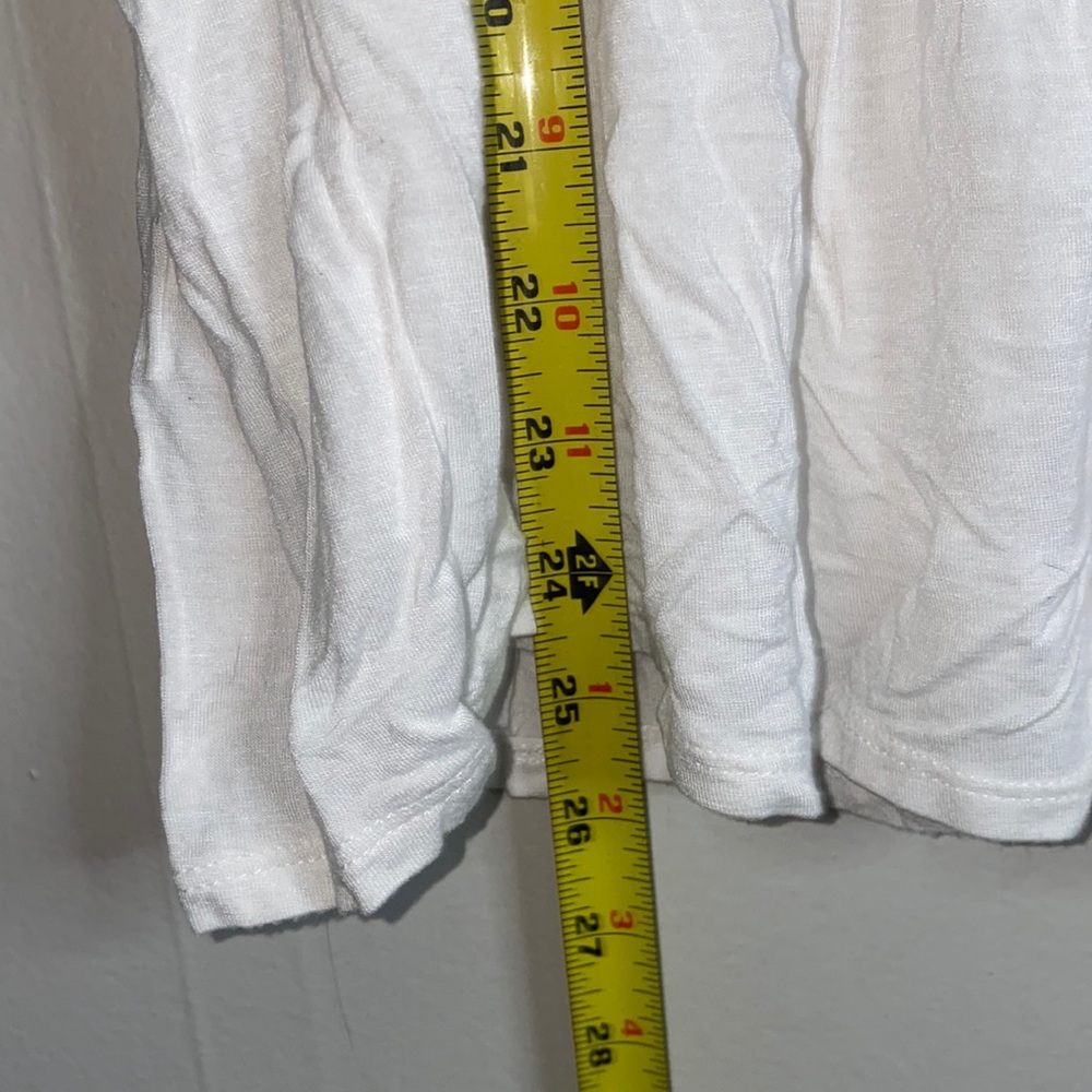 🪿Adorable white flowy Adara shirt! - Picture 4 of 6